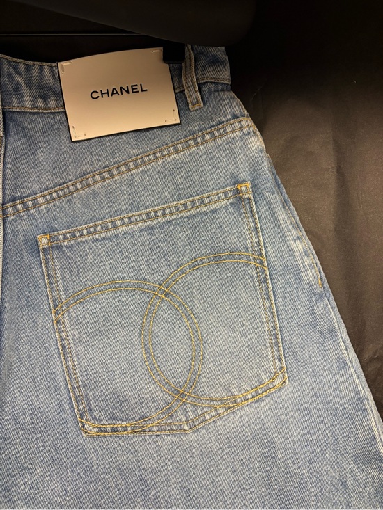 CHANEL Denim - CHANEL Light Blue Straight-Leg Denim Jeans with Signature Back Pocket Stitching